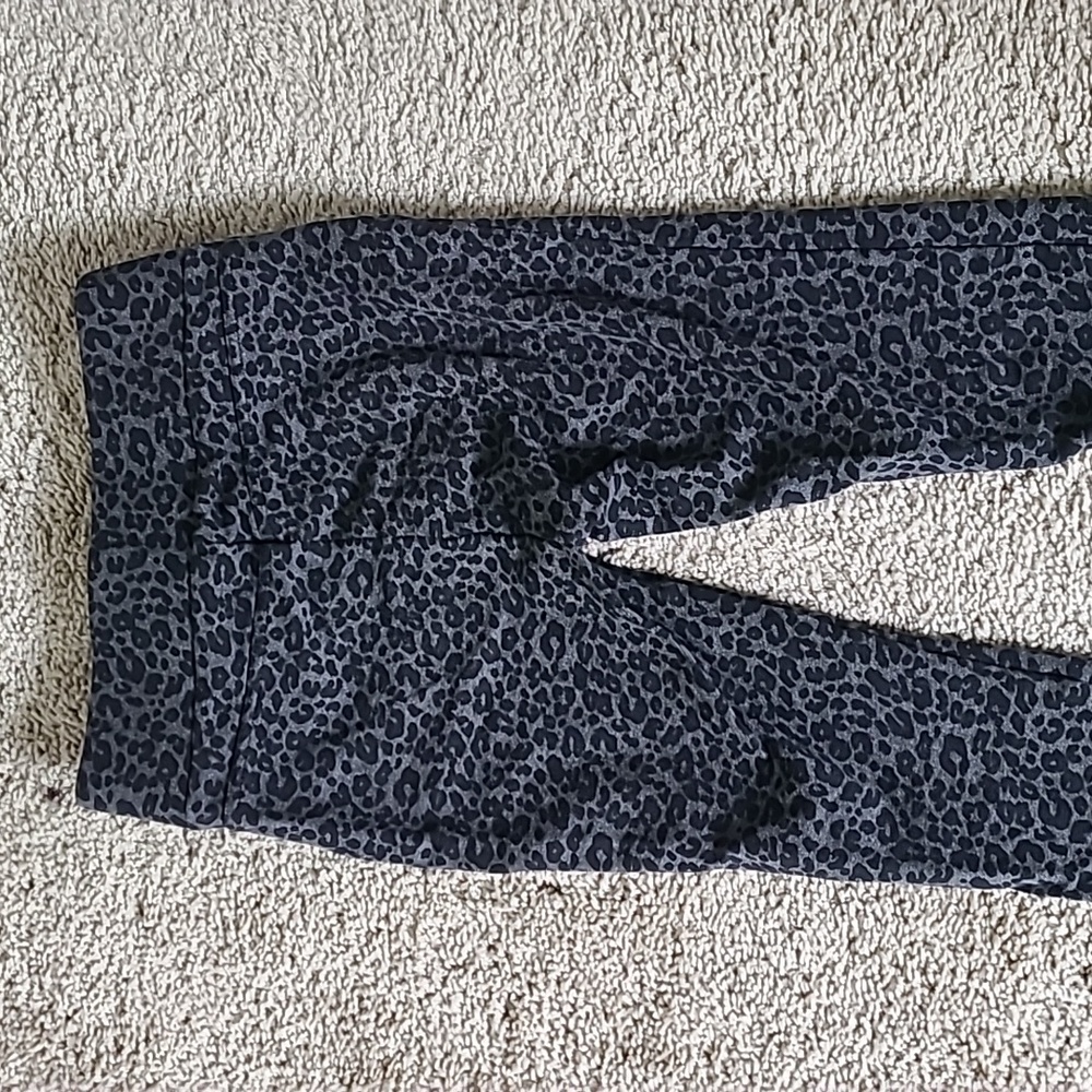 Loft leopard leggings XXSP - Picture 7 of 8